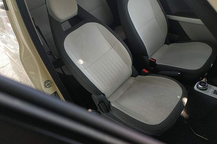 Used Geely Galaxy Panda 2025 210 km – Yuanqi Bear Right Front Seat