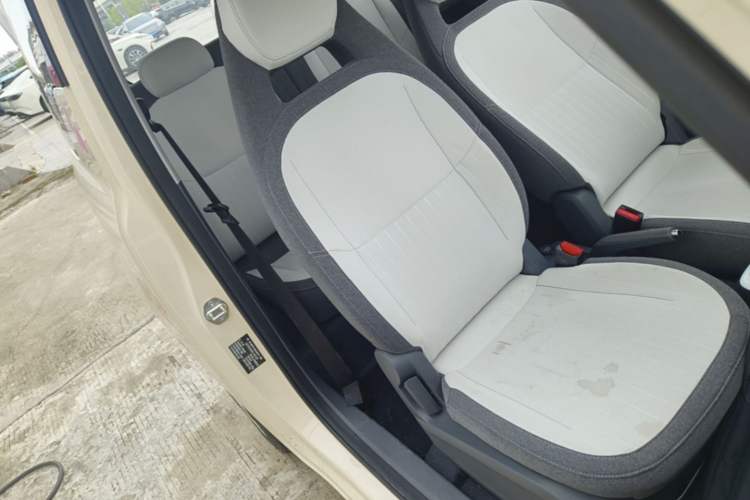 Used Geely Galaxy Panda 2025 210 km – Yuanqi Bear Right Front Seat