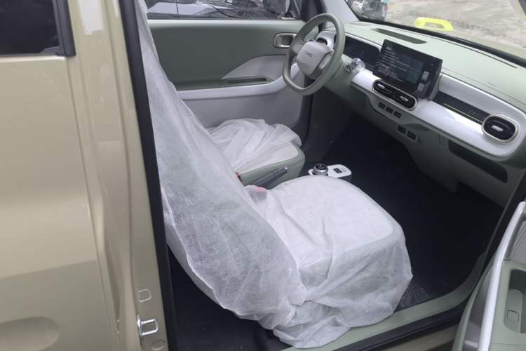 Used Geely Galaxy Panda 2025 210km Panda Rider Right Front Seat