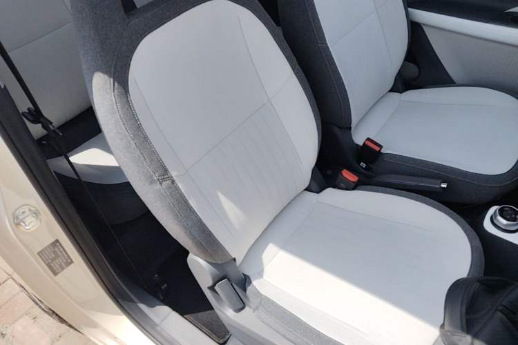 Used Geely Galaxy Panda 2025 210 km – Yuanqi Bear Right Front Seat