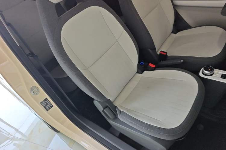 Used Geely Galaxy Panda 2025 210 km – Yuanqi Bear Right Front Seat