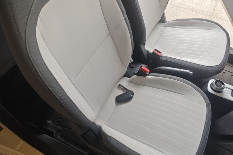 Used Geely Galaxy Panda 2025 210 km – Yuanqi Bear Right Front Seat