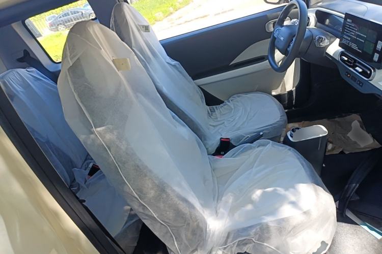 Used Geely Galaxy Panda 2025 210 km – Yuanqi Bear Right Front Seat