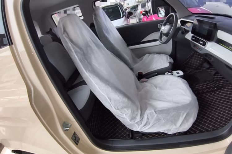 Used Geely Galaxy Panda 2025 210 km – Yuanqi Bear Right Front Seat