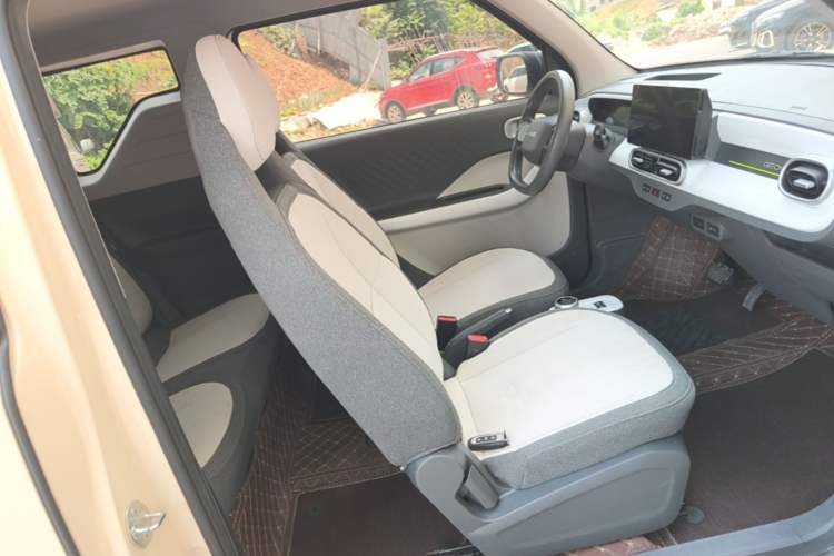 Used Geely Galaxy Panda 2025 210 km – Yuanqi Bear Right Front Seat