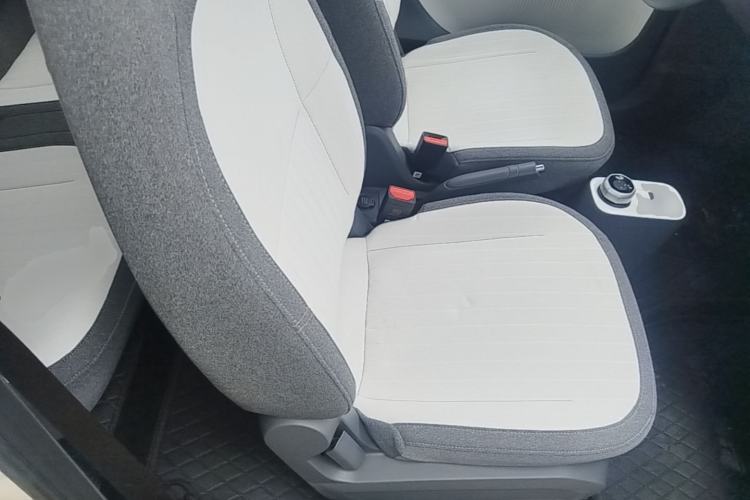 Used Geely Galaxy Panda 2025 210 km – Yuanqi Bear Right Front Seat