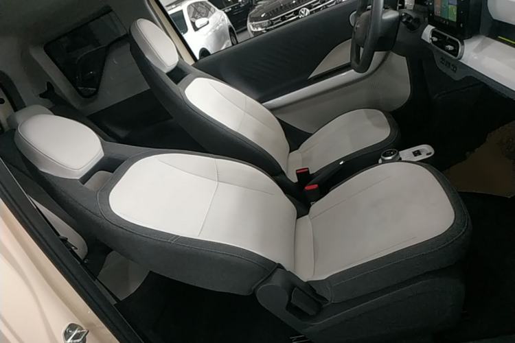 Used Geely Galaxy Panda 2025 210 km – Yuanqi Bear Right Front Seat