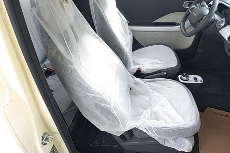 Used Geely Galaxy Panda 2025 210 km – Yuanqi Bear Right Front Seat