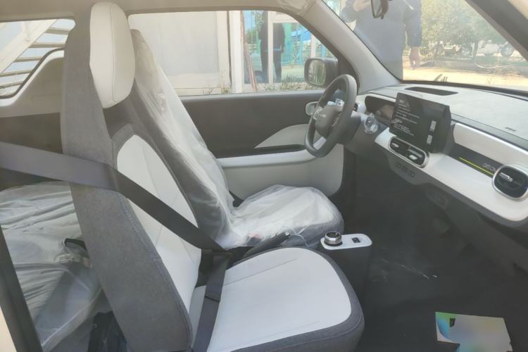 Used Geely Galaxy Panda 2025 210 km – Yuanqi Bear Right Front Seat