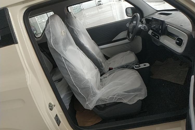 Used Geely Galaxy Panda 2025 210 km – Yuanqi Bear Right Front Seat