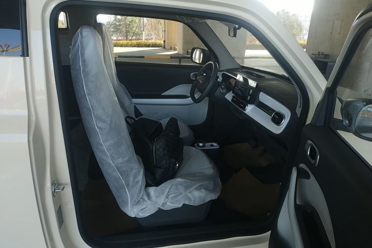 Used Geely Galaxy Panda 2025 210 km – Yuanqi Bear Right Front Seat