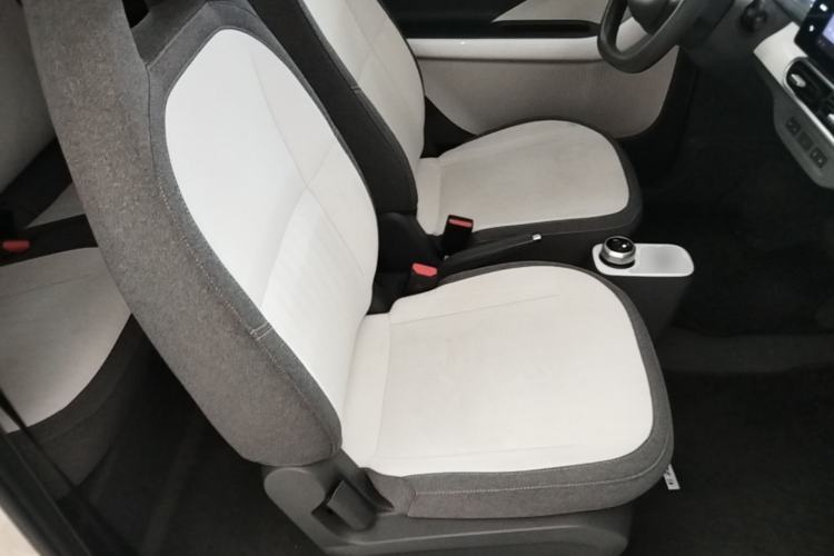 Used Geely Galaxy Panda 2025 210 km – Yuanqi Bear Right Front Seat