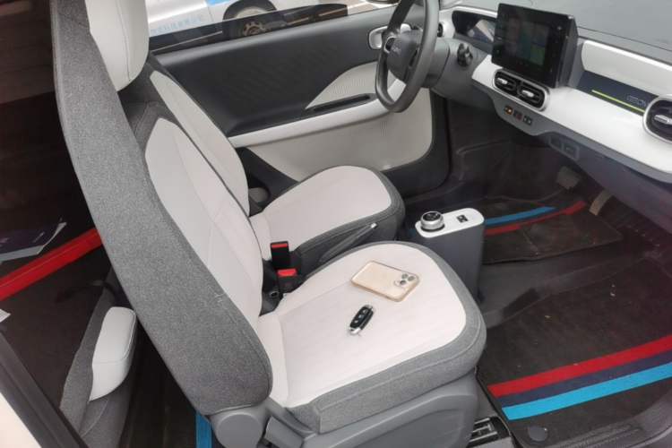 Used Geely Galaxy Panda 2025 210 km – Yuanqi Bear Right Front Seat