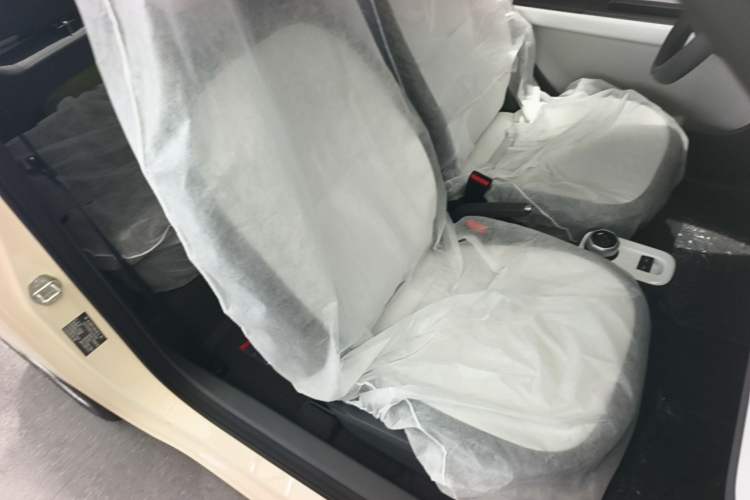 Used Geely Galaxy Panda 2025 210 km – Yuanqi Bear Right Front Seat