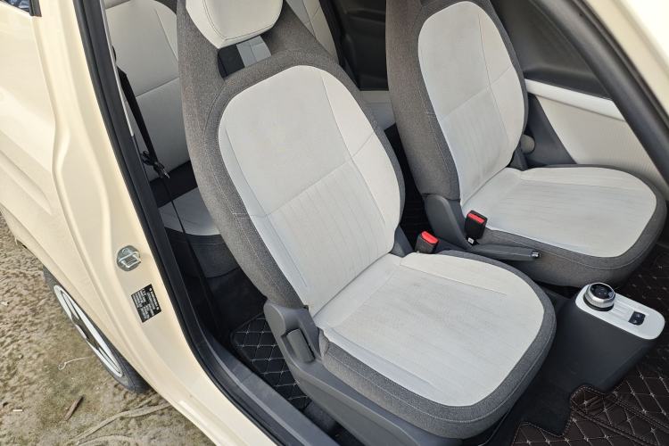 Used Geely Galaxy Panda 2025 210 km – Yuanqi Bear Right Front Seat