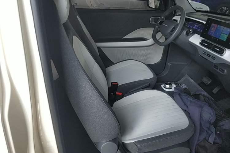 Used Geely Galaxy Panda 2025 210 km – Yuanqi Bear Right Front Seat