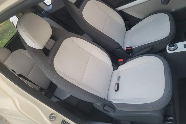 Used Geely Galaxy Panda 2025 210 km – Yuanqi Bear Right Front Seat