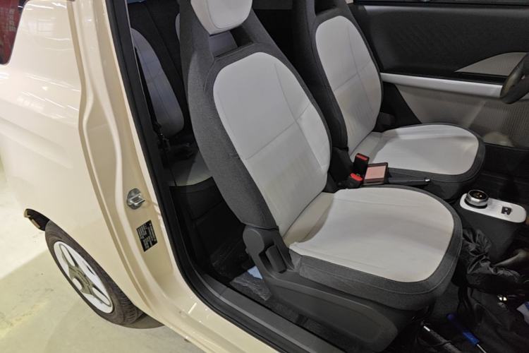 Used Geely Galaxy Panda 2025 210 km – Yuanqi Bear Right Front Seat