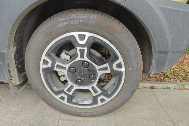 Used Geely Galaxy Panda 2025 210km Panda Rider Right Front Wheel Hub