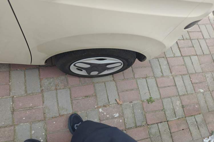 Used Geely Galaxy Panda 2025 210 km – Yuanqi Bear Right Front Wheel Hub