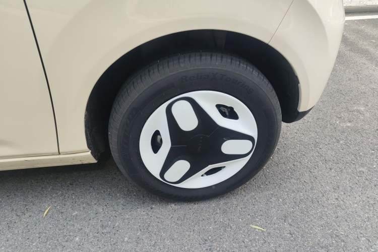 Used Geely Galaxy Panda 2025 210 km – Yuanqi Bear Right Front Wheel Hub