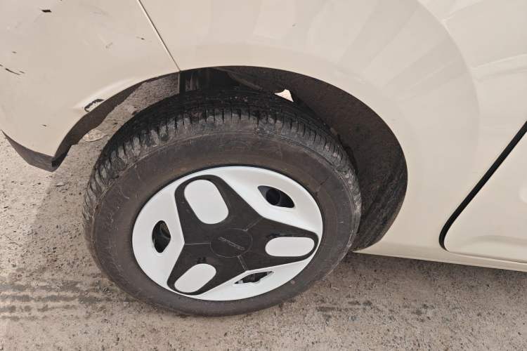 Used Geely Galaxy Panda 2025 210 km – Yuanqi Bear Right Front Wheel Hub