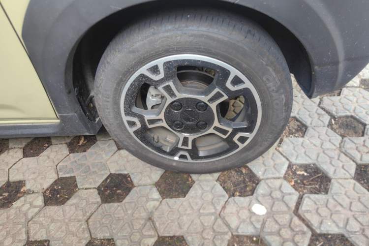 Used Geely Galaxy Panda 2025 210km Panda Rider Right Front Wheel Hub