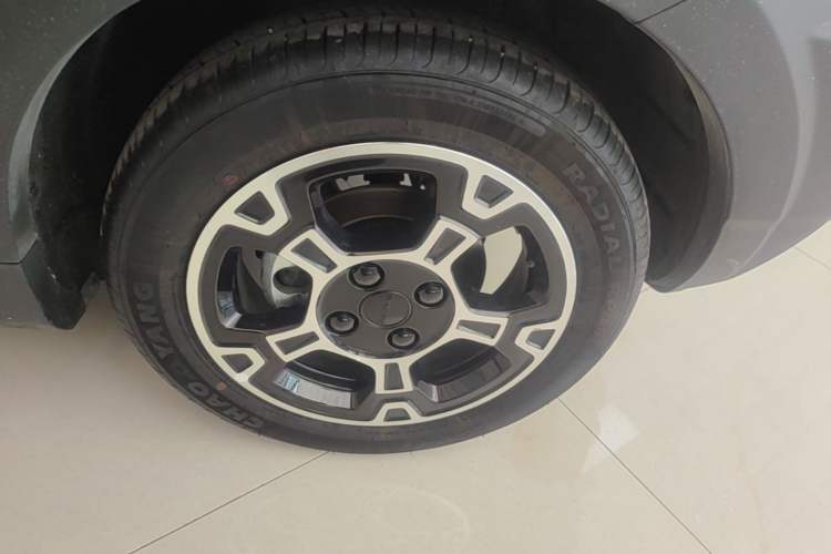 Used Geely Galaxy Panda 2025 210km Panda Rider Right Front Wheel Hub