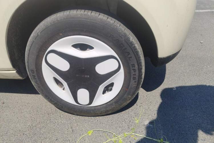 Used Geely Galaxy Panda 2025 210 km – Yuanqi Bear Right Front Wheel Hub