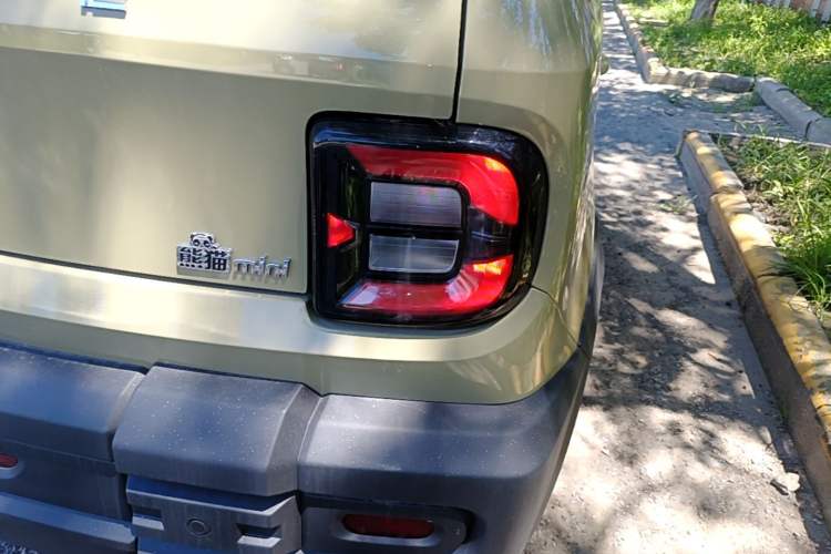 Used Geely Galaxy Panda 2025 210km Panda Rider Right Rear Taillight