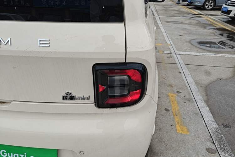 Used Geely Galaxy Panda 2025 210 km – Yuanqi Bear Right Rear Taillight