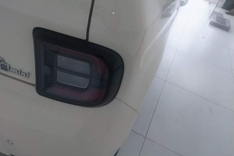 Used Geely Galaxy Panda 2025 210 km – Yuanqi Bear Right Rear Taillight