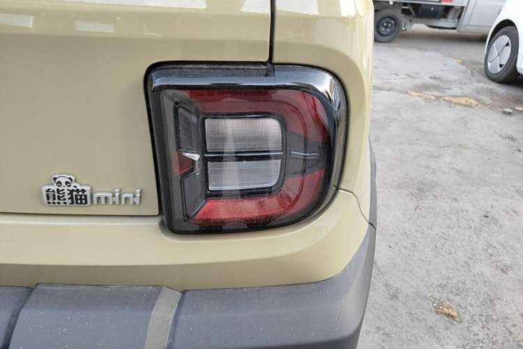 Used Geely Galaxy Panda 2025 210km Panda Rider Right Rear Taillight