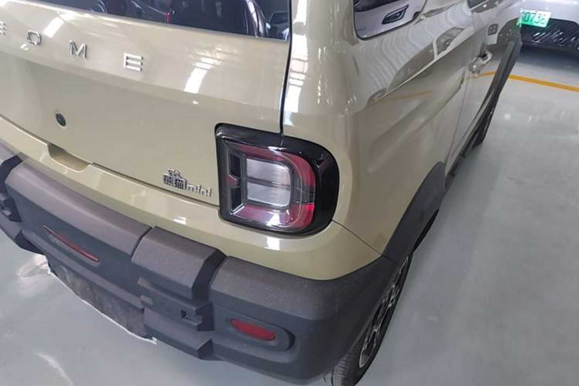Used Geely Galaxy Panda 2025 210km Panda Rider Right Rear Taillight