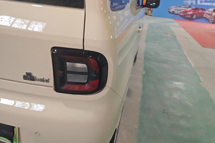 Used Geely Galaxy Panda 2025 210 km – Yuanqi Bear Right Rear Taillight