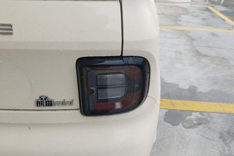 Used Geely Galaxy Panda 2025 210 km – Yuanqi Bear Right Rear Taillight