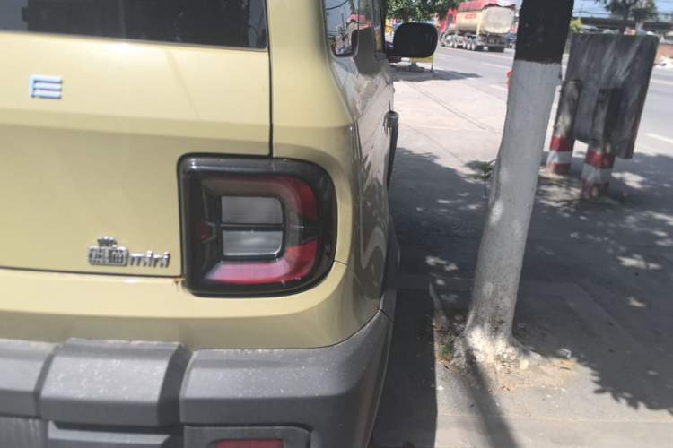 Used Geely Galaxy Panda 2025 210km Panda Rider Right Rear Taillight