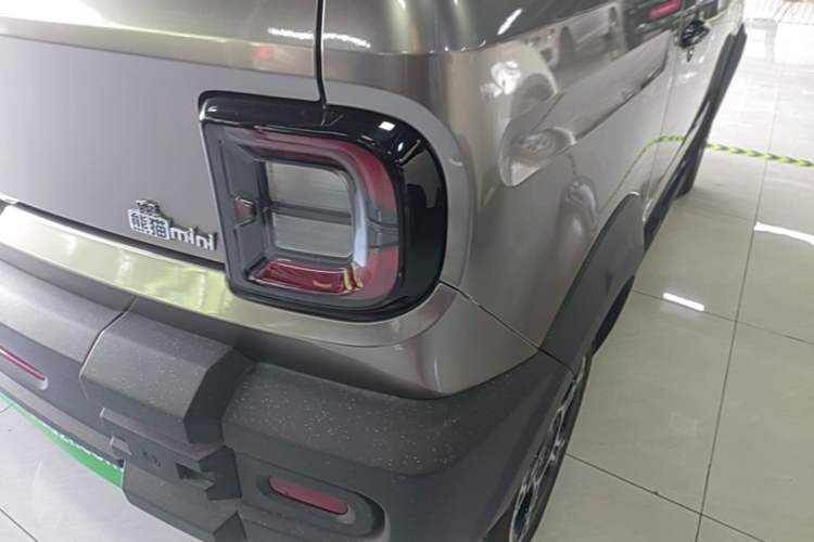 Used Geely Galaxy Panda 2025 210km Panda Rider Right Rear Taillight