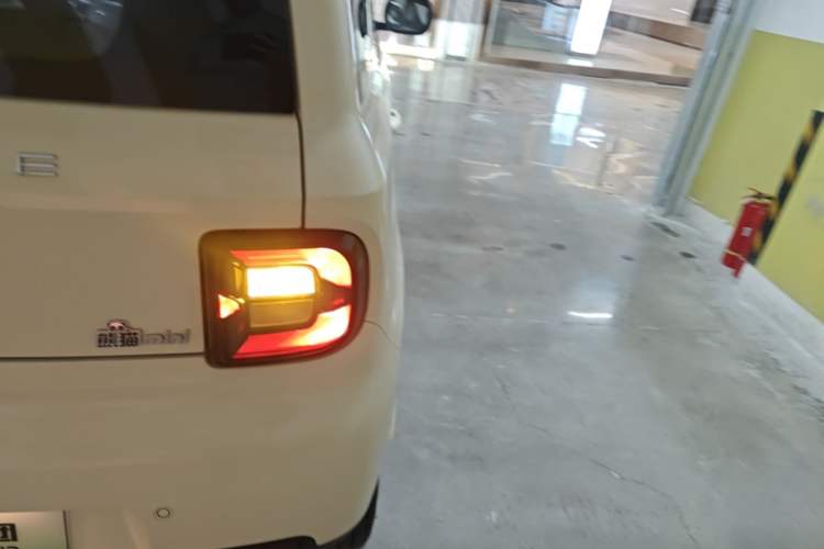 Used Geely Galaxy Panda 2025 210 km – Yuanqi Bear Right Rear Taillight
