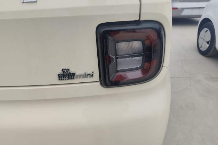 Used Geely Galaxy Panda 2025 210 km – Yuanqi Bear Right Rear Taillight