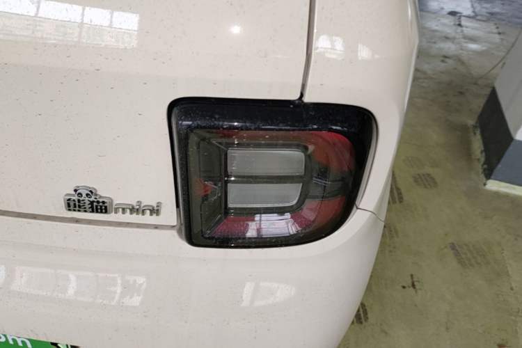 Used Geely Galaxy Panda 2025 210 km – Yuanqi Bear Right Rear Taillight