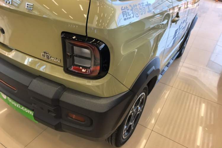 Used Geely Galaxy Panda 2025 210km Panda Rider Right Rear Taillight