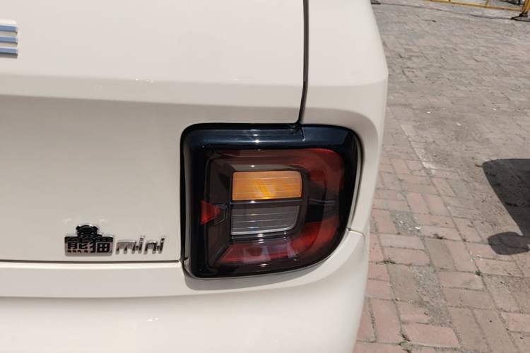 Used Geely Galaxy Panda 2025 210 km – Yuanqi Bear Right Rear Taillight