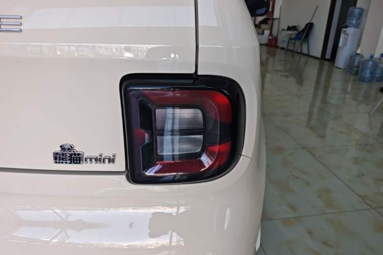 Used Geely Galaxy Panda 2025 210 km – Yuanqi Bear Right Rear Taillight