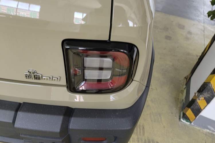 Used Geely Galaxy Panda 2025 210km Panda Rider Right Rear Taillight