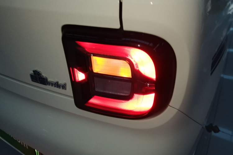 Used Geely Galaxy Panda 2025 210 km – Yuanqi Bear Right Rear Taillight