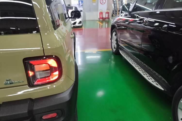 Used Geely Galaxy Panda 2025 210km Panda Rider Right Rear Taillight
