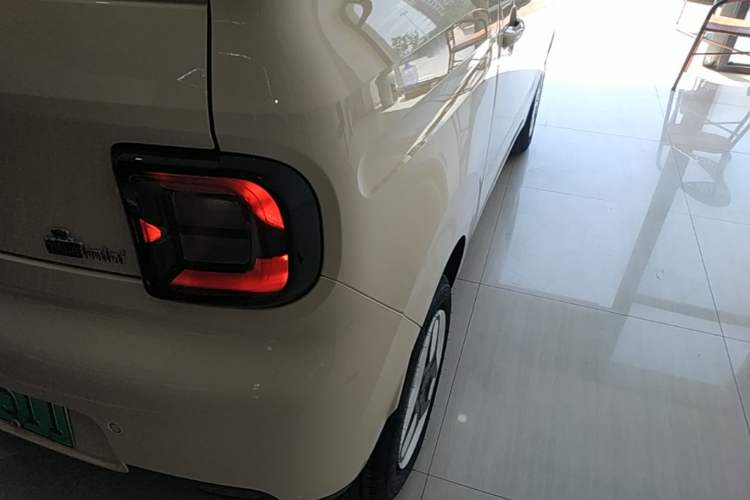 Used Geely Galaxy Panda 2025 210 km – Yuanqi Bear Right Rear Taillight