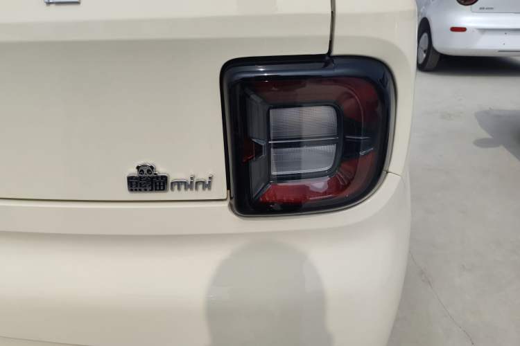 Used Geely Galaxy Panda 2025 210 km – Yuanqi Bear Right Rear Taillight