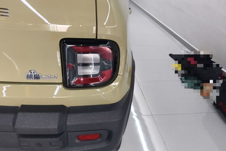 Used Geely Galaxy Panda 2025 210km Panda Rider Right Rear Taillight